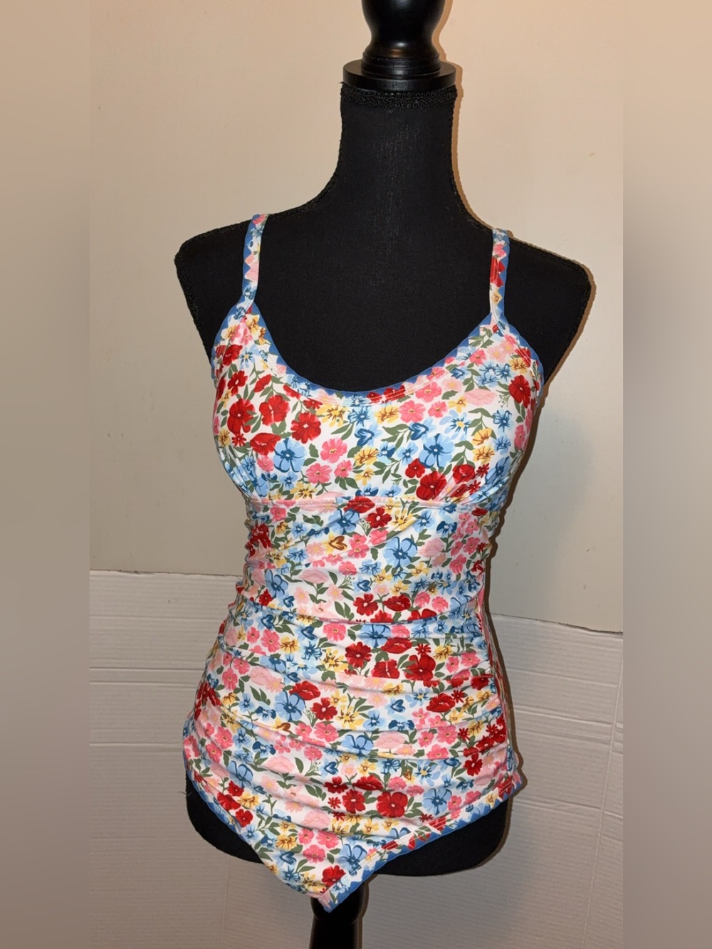 Floral Scoop Neck swimsuit in Multi-Color